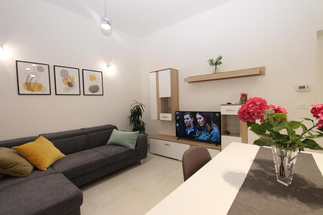 Raša L Apartment מראה חיצוני תמונה