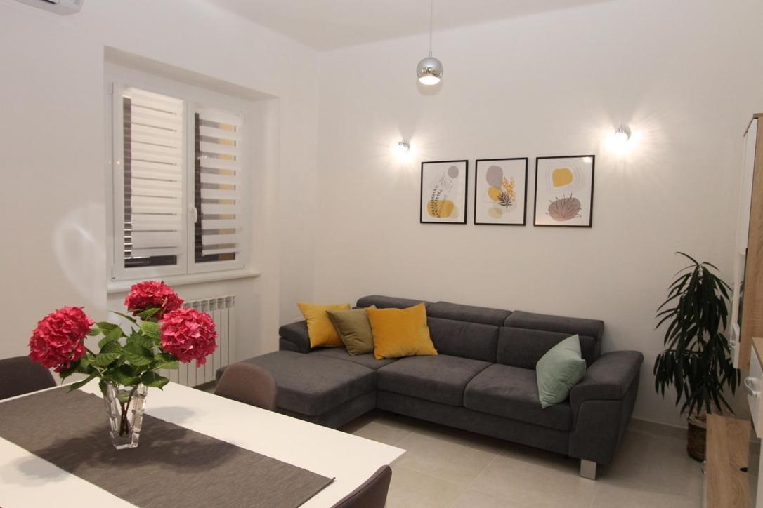 Raša L Apartment מראה חיצוני תמונה