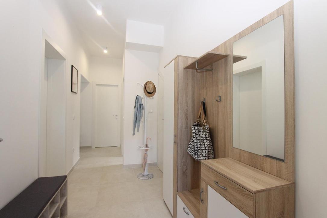 Raša L Apartment מראה חיצוני תמונה