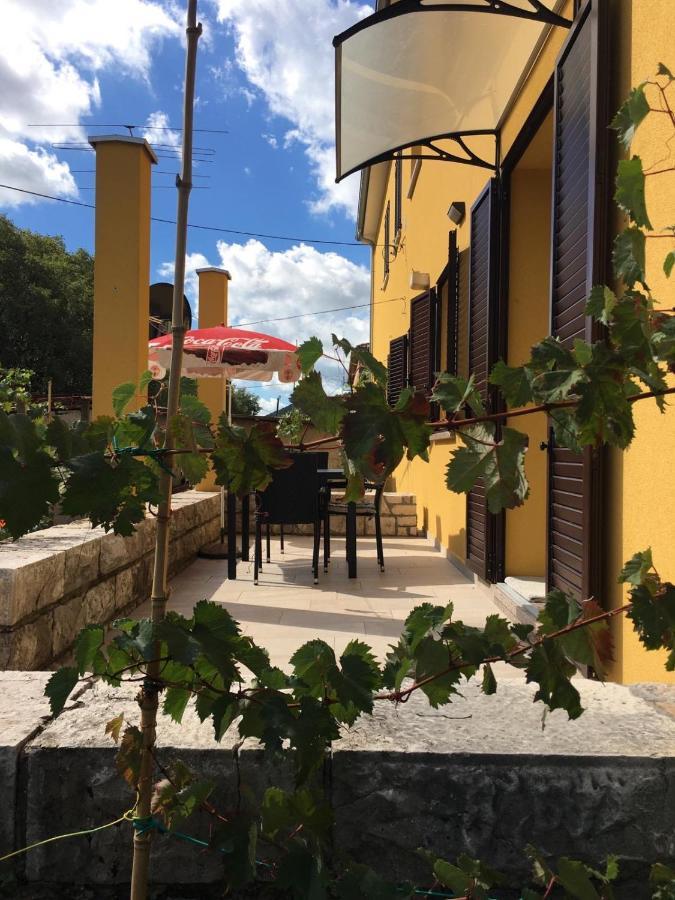 Raša L Apartment מראה חיצוני תמונה